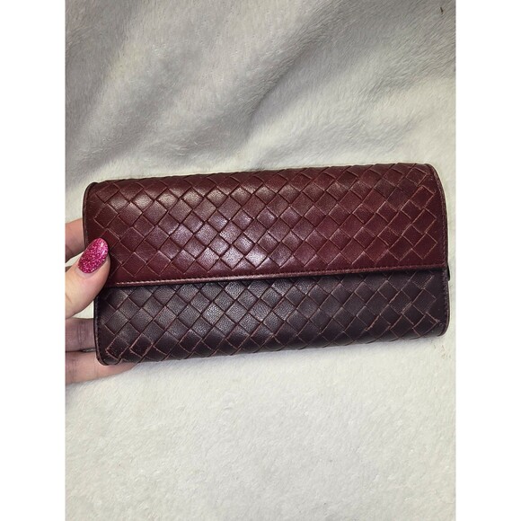 Bottega Veneta Handbags - Dual Color Bottega Veneta Wallet with Entrupy Cert